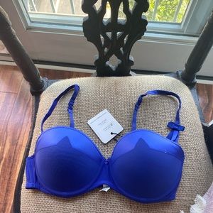 NWT brassier 34 C